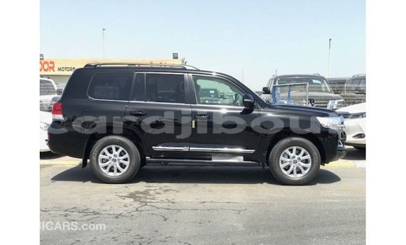 Acheter Import Voiture Toyota Land Cruiser Noir à Import - Dubai, Ali Sabieh Region Acheter Import Voiture Toyota Land Cruiser Noir à Import - Dubai, Ali Sabieh Region