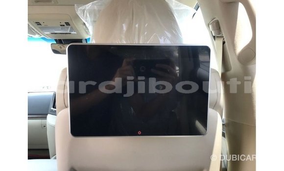 Acheter Import Voiture Toyota Land Cruiser Noir à Import - Dubai, Ali Sabieh Region Acheter Import Voiture Toyota Land Cruiser Noir à Import - Dubai, Ali Sabieh Region