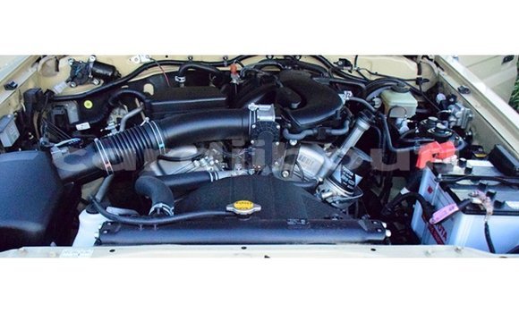 Acheter Import Voiture Toyota Land Cruiser Beige à Import - Dubai, Ali Sabieh Region Acheter Import Voiture Toyota Land Cruiser Beige à Import - Dubai, Ali Sabieh Region