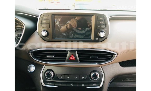 Acheter Import Voiture Hyundai Santa Fe Marron à Import - Dubai, Ali Sabieh Region Acheter Import Voiture Hyundai Santa Fe Marron à Import - Dubai, Ali Sabieh Region