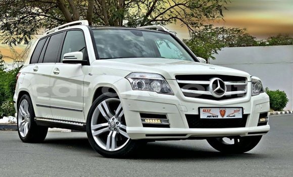Buy Import Mercedes-Benz 190 White Car in Import - Dubai in Ali Sabieh Region Buy Import Mercedes-Benz 190 White Car in Import - Dubai in Ali Sabieh Region