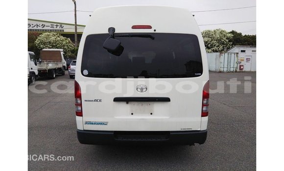 Buy Import Toyota Hiace White Car in Import - Dubai in Ali Sabieh Region Buy Import Toyota Hiace White Car in Import - Dubai in Ali Sabieh Region