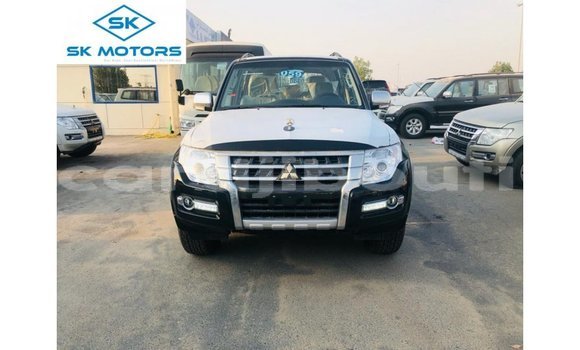 Acheter Import Voiture Mitsubishi Pajero Noir à Import - Dubai, Ali Sabieh Region