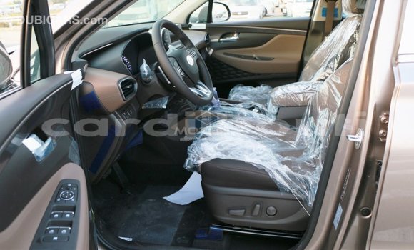 Acheter Import Voiture Hyundai Santa Fe Marron à Import - Dubai, Ali Sabieh Region Acheter Import Voiture Hyundai Santa Fe Marron à Import - Dubai, Ali Sabieh Region