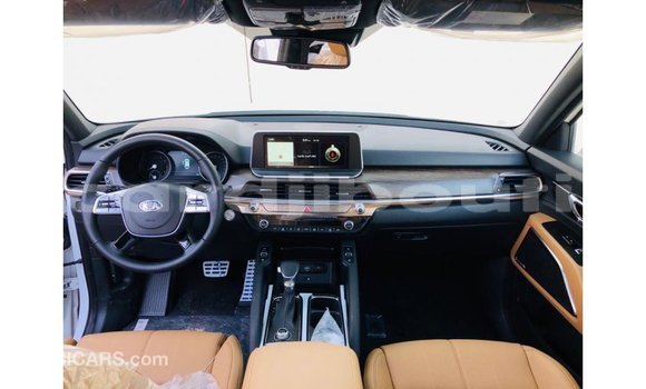 Buy Import Kia Carens White Car in Import - Dubai in Ali Sabieh Region Buy Import Kia Carens White Car in Import - Dubai in Ali Sabieh Region