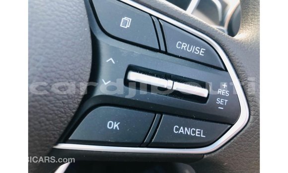 Buy Import Hyundai Santa Fe White Car in Import - Dubai in Ali Sabieh Region Buy Import Hyundai Santa Fe White Car in Import - Dubai in Ali Sabieh Region