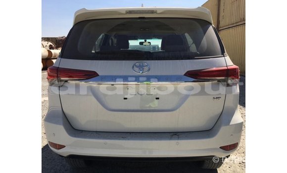 Acheter Import Voiture Toyota Fortuner Blanc à Import - Dubai, Ali Sabieh Region Acheter Import Voiture Toyota Fortuner Blanc à Import - Dubai, Ali Sabieh Region