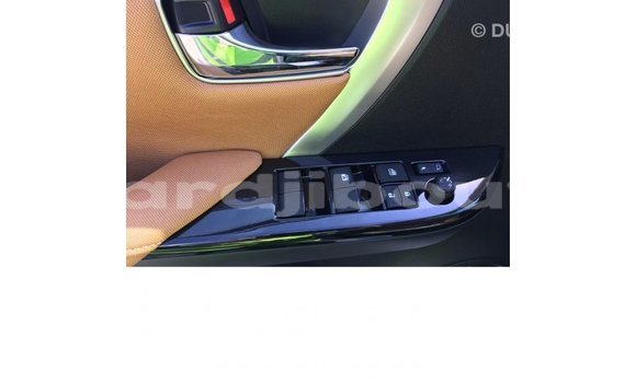 Acheter Import Voiture Toyota Fortuner Blanc à Import - Dubai, Ali Sabieh Region Acheter Import Voiture Toyota Fortuner Blanc à Import - Dubai, Ali Sabieh Region