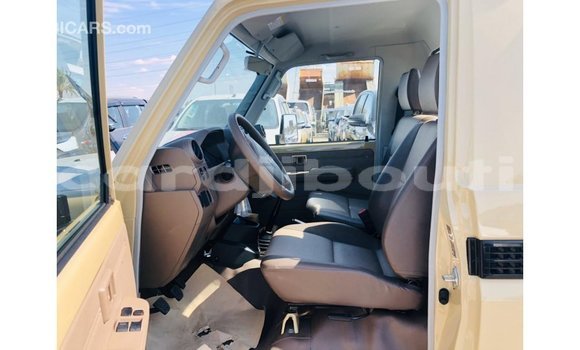 Buy Import Toyota Land Cruiser Beige Car in Import - Dubai in Ali Sabieh Region Buy Import Toyota Land Cruiser Beige Car in Import - Dubai in Ali Sabieh Region