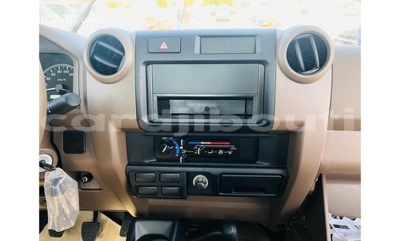 Buy Import Toyota Land Cruiser Beige Car in Import - Dubai in Ali Sabieh Region Buy Import Toyota Land Cruiser Beige Car in Import - Dubai in Ali Sabieh Region