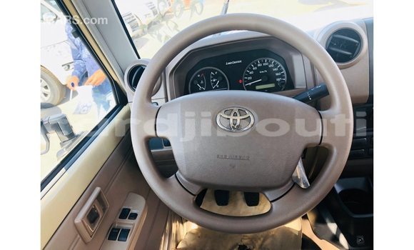 Buy Import Toyota Land Cruiser Beige Car in Import - Dubai in Ali Sabieh Region Buy Import Toyota Land Cruiser Beige Car in Import - Dubai in Ali Sabieh Region