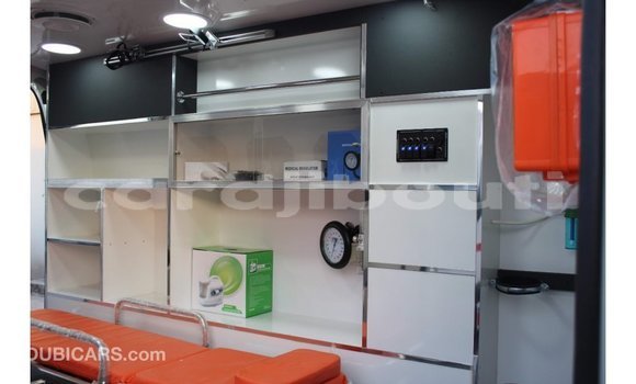 Buy Import Toyota Hiace White Car in Import - Dubai in Ali Sabieh Region Buy Import Toyota Hiace White Car in Import - Dubai in Ali Sabieh Region