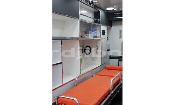 Buy Import Toyota Hiace White Car in Import - Dubai in Ali Sabieh Region Buy Import Toyota Hiace White Car in Import - Dubai in Ali Sabieh Region