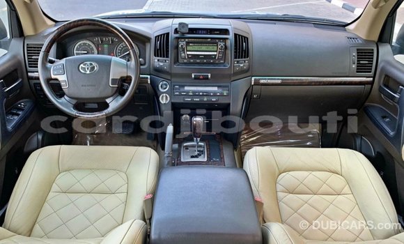 Acheter Import Voiture Toyota Land Cruiser Bleu à Import - Dubai, Ali Sabieh Region Acheter Import Voiture Toyota Land Cruiser Bleu à Import - Dubai, Ali Sabieh Region