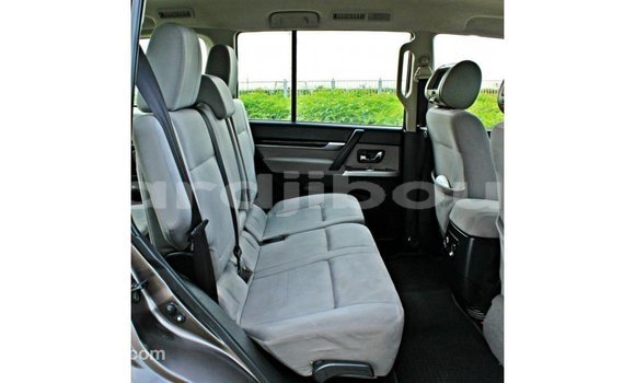 Buy Import Mitsubishi Pajero Brown Car in Import - Dubai in Ali Sabieh Region Buy Import Mitsubishi Pajero Brown Car in Import - Dubai in Ali Sabieh Region