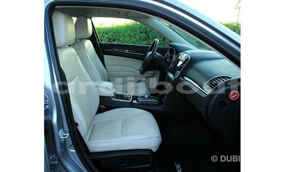 Acheter Import Voiture Chrysler 300 Autre à Import - Dubai, Ali Sabieh Region Acheter Import Voiture Chrysler 300 Autre à Import - Dubai, Ali Sabieh Region