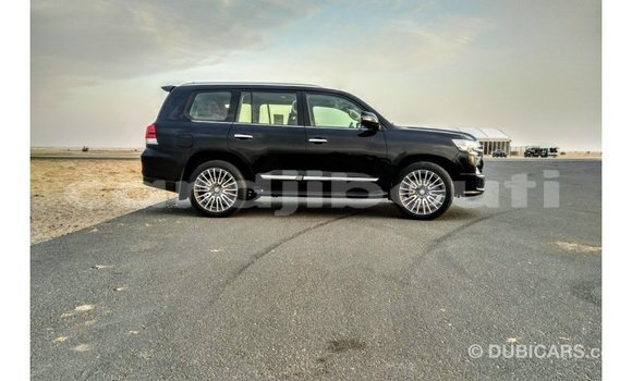 Acheter Import Voiture Toyota Land Cruiser Noir à Import - Dubai, Ali Sabieh Region Acheter Import Voiture Toyota Land Cruiser Noir à Import - Dubai, Ali Sabieh Region