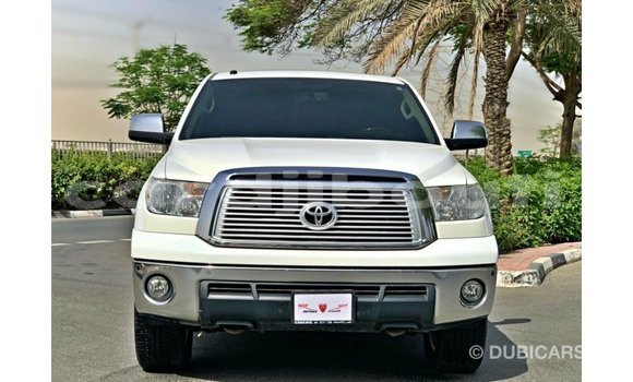 Acheter Import Voiture Toyota Tundra Blanc à Import - Dubai, Ali Sabieh Region Acheter Import Voiture Toyota Tundra Blanc à Import - Dubai, Ali Sabieh Region