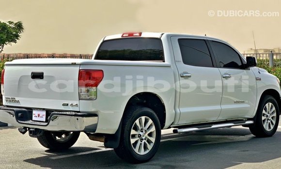 Acheter Import Voiture Toyota Tundra Blanc à Import - Dubai, Ali Sabieh Region Acheter Import Voiture Toyota Tundra Blanc à Import - Dubai, Ali Sabieh Region