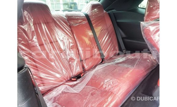 Acheter Import Voiture Dodge Challenger Blanc à Import - Dubai, Ali Sabieh Region Acheter Import Voiture Dodge Challenger Blanc à Import - Dubai, Ali Sabieh Region