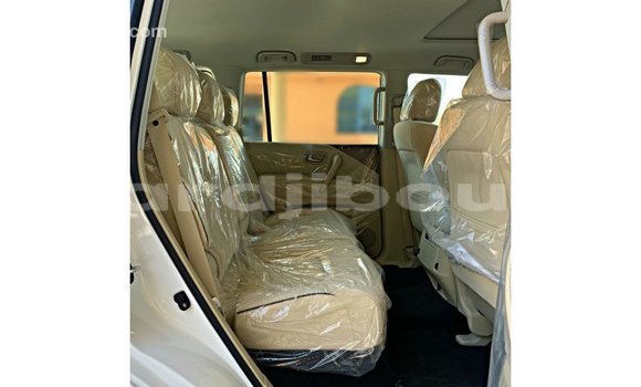 Acheter Import Voiture Nissan Patrol Blanc à Import - Dubai, Ali Sabieh Region Acheter Import Voiture Nissan Patrol Blanc à Import - Dubai, Ali Sabieh Region