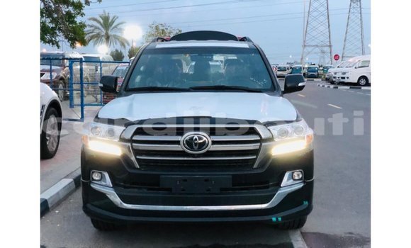 Buy Import Toyota Land Cruiser Black Car in Import - Dubai in Ali Sabieh Region