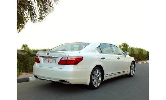 Acheter Import Voiture Lexus LS Blanc à Import - Dubai, Ali Sabieh Region Acheter Import Voiture Lexus LS Blanc à Import - Dubai, Ali Sabieh Region