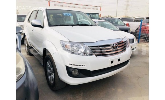 Buy Import Toyota Fortuner White Car in Import - Dubai in Ali Sabieh Region Buy Import Toyota Fortuner White Car in Import - Dubai in Ali Sabieh Region