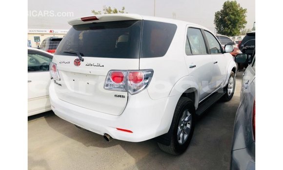 Buy Import Toyota Fortuner White Car in Import - Dubai in Ali Sabieh Region Buy Import Toyota Fortuner White Car in Import - Dubai in Ali Sabieh Region