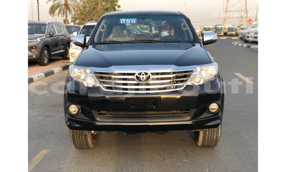 Acheter Import Voiture Toyota Fortuner Noir à Import - Dubai, Ali Sabieh Region Acheter Import Voiture Toyota Fortuner Noir à Import - Dubai, Ali Sabieh Region
