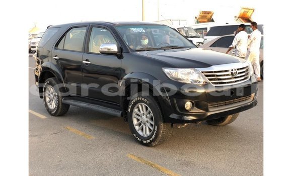Acheter Import Voiture Toyota Fortuner Noir à Import - Dubai, Ali Sabieh Region Acheter Import Voiture Toyota Fortuner Noir à Import - Dubai, Ali Sabieh Region