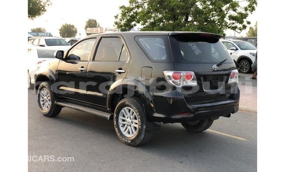Acheter Import Voiture Toyota Fortuner Noir à Import - Dubai, Ali Sabieh Region Acheter Import Voiture Toyota Fortuner Noir à Import - Dubai, Ali Sabieh Region