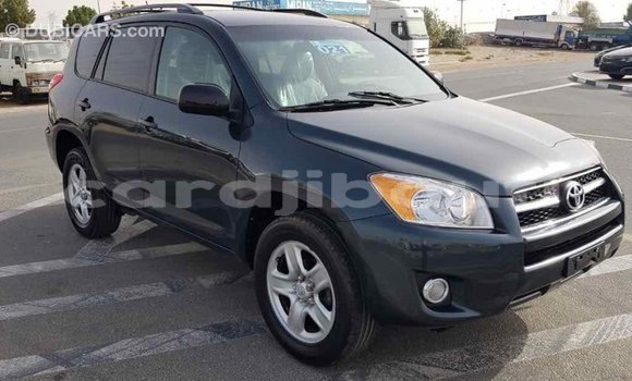 Buy Import Toyota 4Runner Green Car in Import - Dubai in Ali Sabieh Region Buy Import Toyota 4Runner Green Car in Import - Dubai in Ali Sabieh Region
