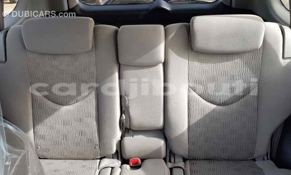 Buy Import Toyota 4Runner Green Car in Import - Dubai in Ali Sabieh Region Buy Import Toyota 4Runner Green Car in Import - Dubai in Ali Sabieh Region