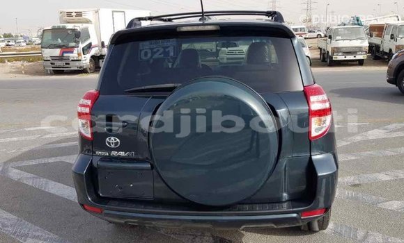 Buy Import Toyota 4Runner Green Car in Import - Dubai in Ali Sabieh Region Buy Import Toyota 4Runner Green Car in Import - Dubai in Ali Sabieh Region
