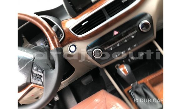 Acheter Import Voiture Hyundai Tucson Blanc à Import - Dubai, Ali Sabieh Region Acheter Import Voiture Hyundai Tucson Blanc à Import - Dubai, Ali Sabieh Region