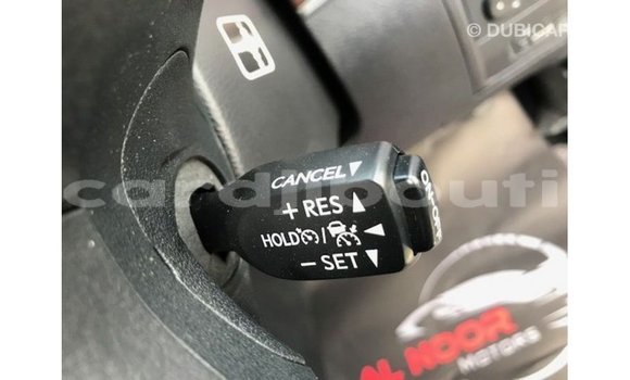 Acheter Import Voiture Toyota Land Cruiser Blanc à Import - Dubai, Ali Sabieh Region Acheter Import Voiture Toyota Land Cruiser Blanc à Import - Dubai, Ali Sabieh Region