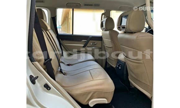 Buy Import Mitsubishi Pajero White Car in Import - Dubai in Ali Sabieh Region Buy Import Mitsubishi Pajero White Car in Import - Dubai in Ali Sabieh Region