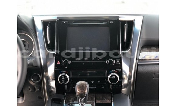 Buy Import Toyota Alphard White Car in Import - Dubai in Ali Sabieh Region Buy Import Toyota Alphard White Car in Import - Dubai in Ali Sabieh Region