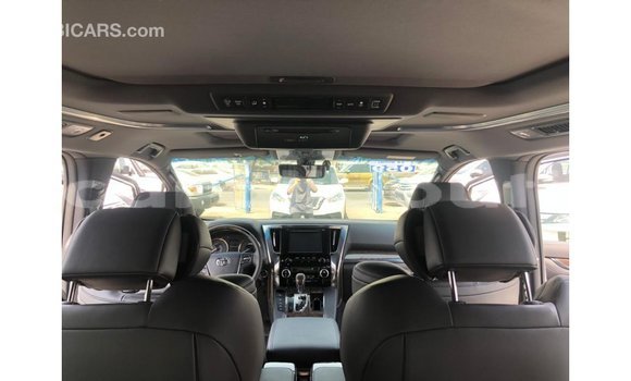 Buy Import Toyota Alphard White Car in Import - Dubai in Ali Sabieh Region Buy Import Toyota Alphard White Car in Import - Dubai in Ali Sabieh Region