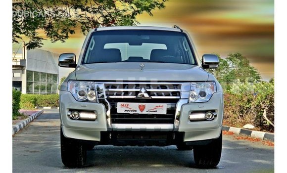 Acheter Import Voiture Mitsubishi Pajero Blanc à Import - Dubai, Ali Sabieh Region Acheter Import Voiture Mitsubishi Pajero Blanc à Import - Dubai, Ali Sabieh Region