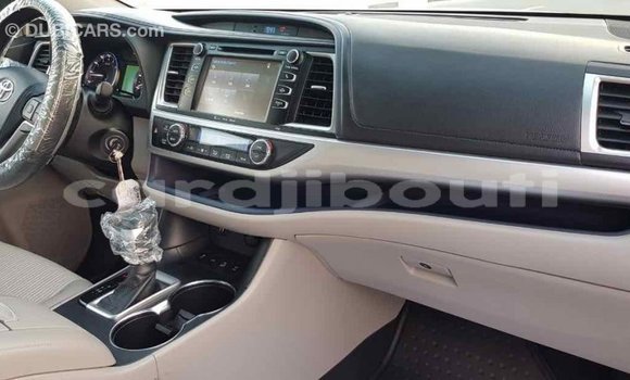 Buy Import Toyota Highlander Other Car in Import - Dubai in Ali Sabieh Region Buy Import Toyota Highlander Other Car in Import - Dubai in Ali Sabieh Region