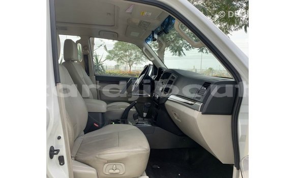 Acheter Import Voiture Mitsubishi Pajero Blanc à Import - Dubai, Ali Sabieh Region Acheter Import Voiture Mitsubishi Pajero Blanc à Import - Dubai, Ali Sabieh Region