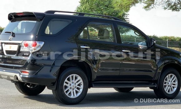 Acheter Import Voiture Toyota Fortuner Noir à Import - Dubai, Ali Sabieh Region Acheter Import Voiture Toyota Fortuner Noir à Import - Dubai, Ali Sabieh Region
