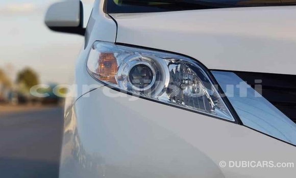 Buy Import Toyota Sienna White Car in Import - Dubai in Ali Sabieh Region Buy Import Toyota Sienna White Car in Import - Dubai in Ali Sabieh Region