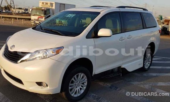 Buy Import Toyota Sienna White Car in Import - Dubai in Ali Sabieh Region Buy Import Toyota Sienna White Car in Import - Dubai in Ali Sabieh Region