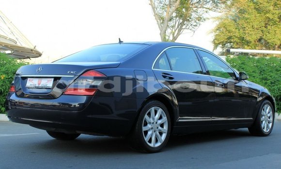 Acheter Import Voiture Mercedes-Benz 200 Bleu à Import - Dubai, Ali Sabieh Region Acheter Import Voiture Mercedes-Benz 200 Bleu à Import - Dubai, Ali Sabieh Region