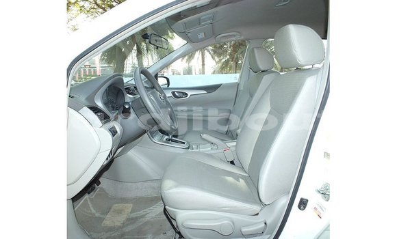 Acheter Import Voiture Nissan Tiida Blanc à Import - Dubai, Ali Sabieh Region Acheter Import Voiture Nissan Tiida Blanc à Import - Dubai, Ali Sabieh Region