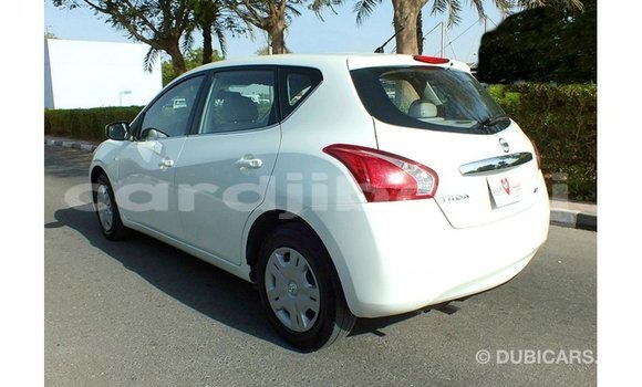 Acheter Import Voiture Nissan Tiida Blanc à Import - Dubai, Ali Sabieh Region Acheter Import Voiture Nissan Tiida Blanc à Import - Dubai, Ali Sabieh Region