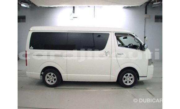 Buy Import Toyota Regius White Car in Import - Dubai in Ali Sabieh Region Buy Import Toyota Regius White Car in Import - Dubai in Ali Sabieh Region